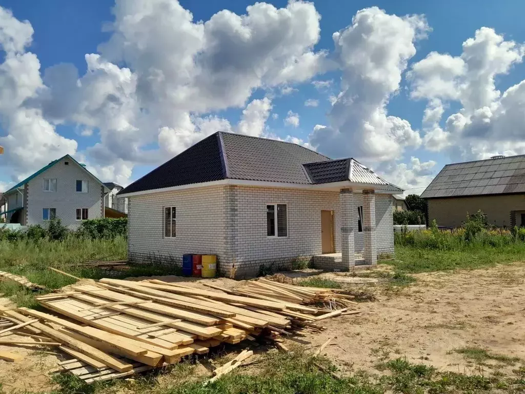 Дом в Смоленская область, Смоленск ул. 1-я Академическая (100 м) - Фото 1