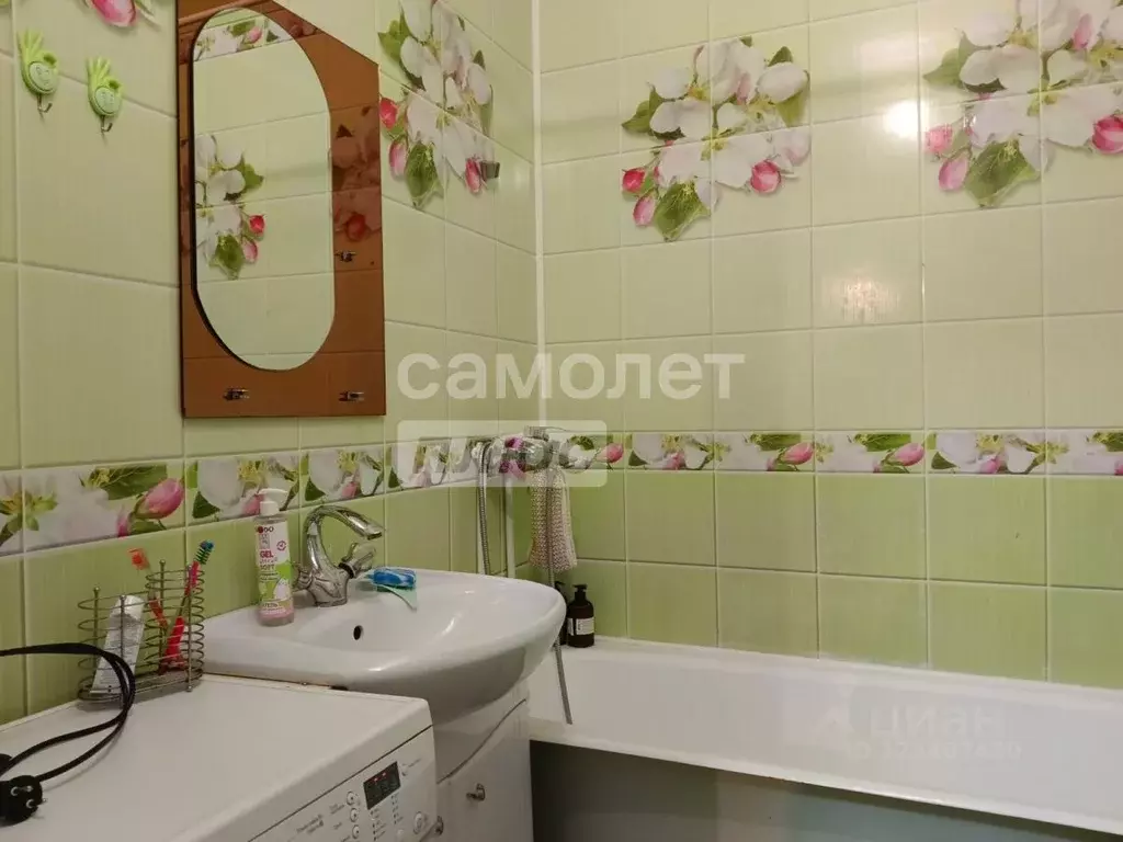 2-к кв. Ханты-Мансийский АО, Нижневартовск ул. Мира, 98 (90.0 м) - Фото 0