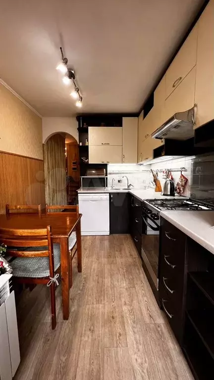 3-к. квартира, 60 м, 3/5 эт. - Фото 0