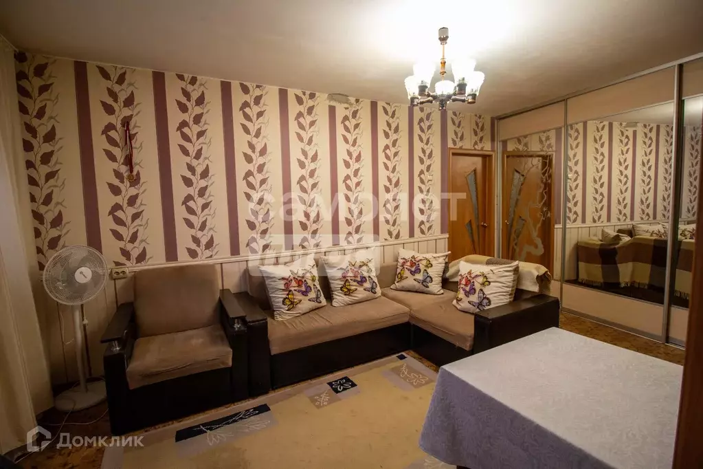 Продаётся 4-к квартира, 61.2 м - Фото 1