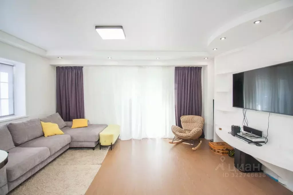 Дом в Сахалинская область, Южно-Сахалинск Славянская ул., 74Б/2 (157 ... - Фото 1