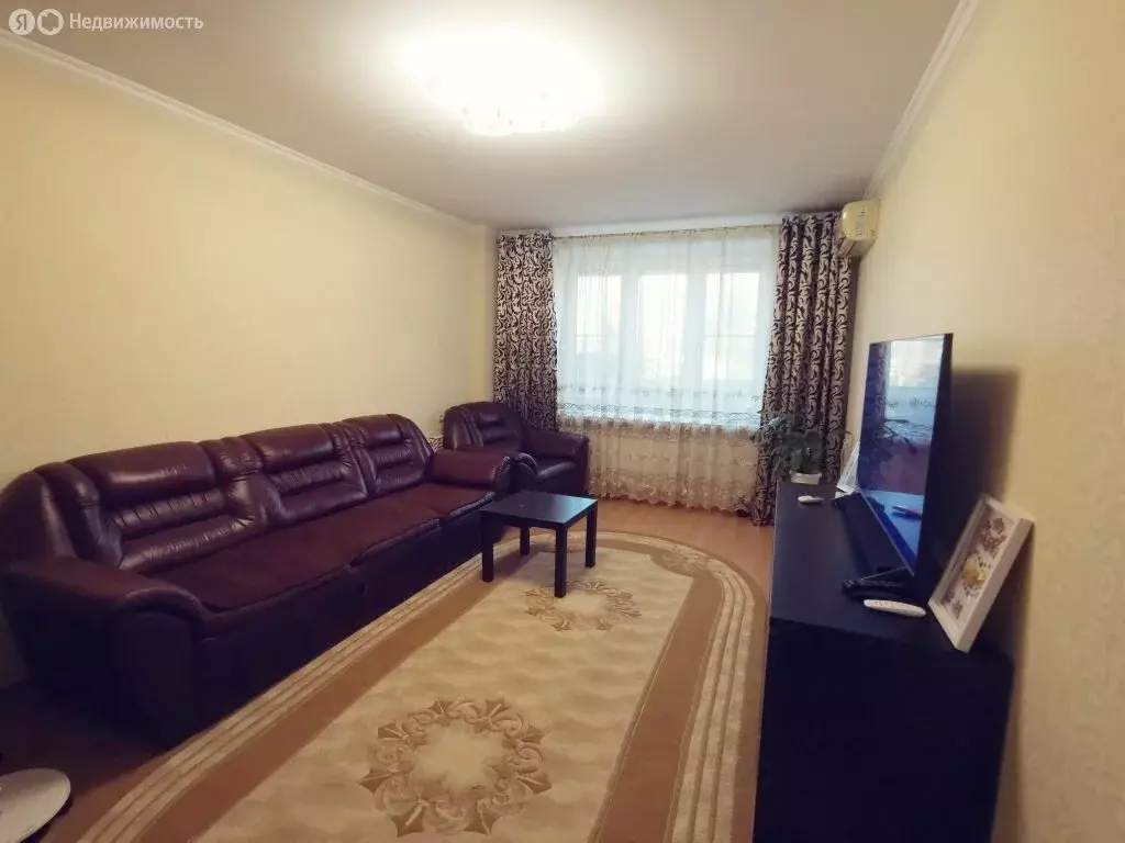 2-комнатная квартира: Нижний Новгород, улица Коминтерна, 260 (62.2 м) - Фото 1