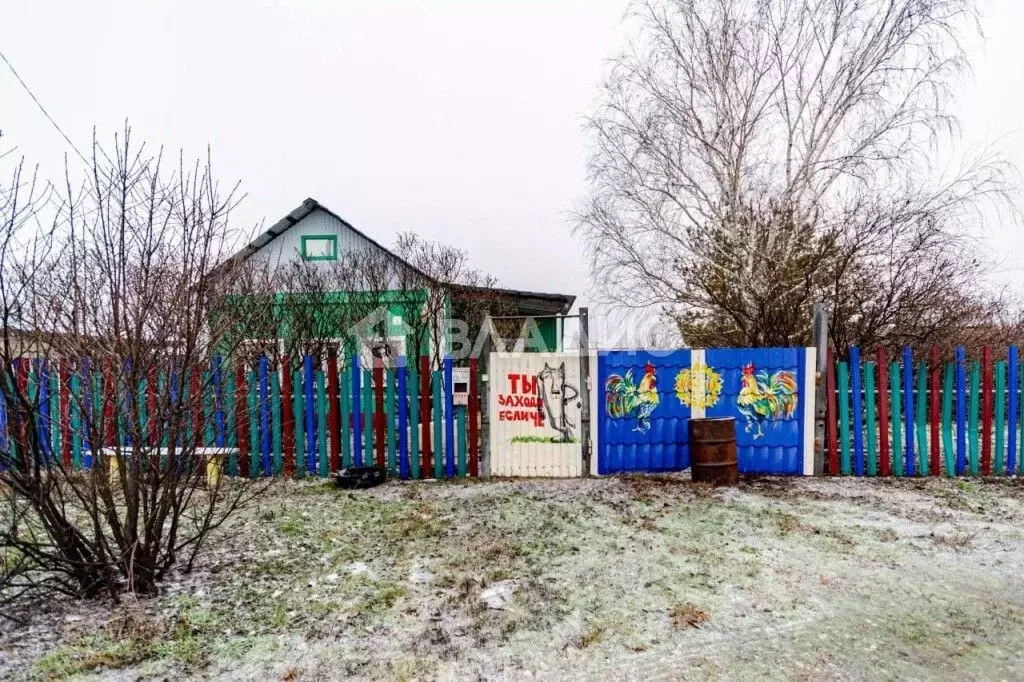 Дом в Саратовская область, Балаковский район, Быково-Отрогское ... - Фото 0