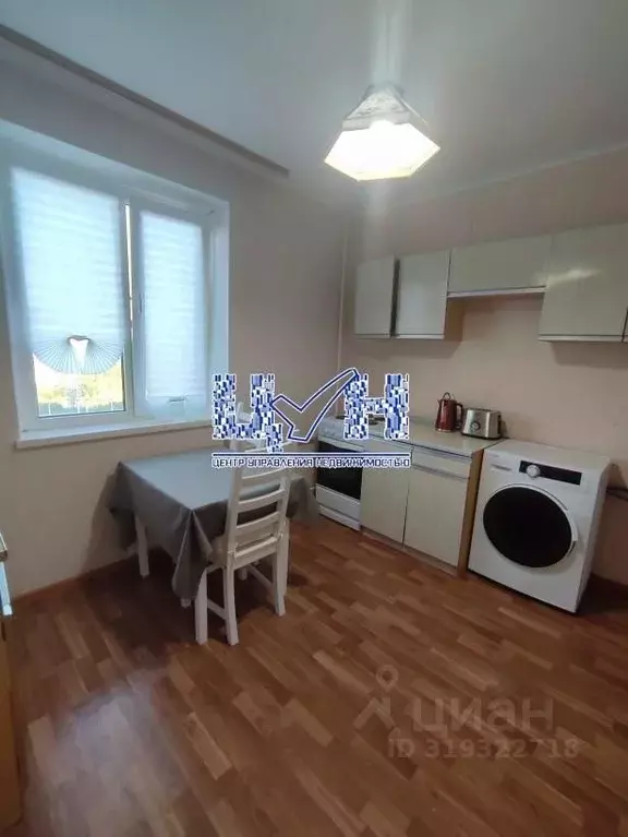 3-к кв. Курская область, Курск просп. Вячеслава Клыкова, 4 (76.9 м) - Фото 0