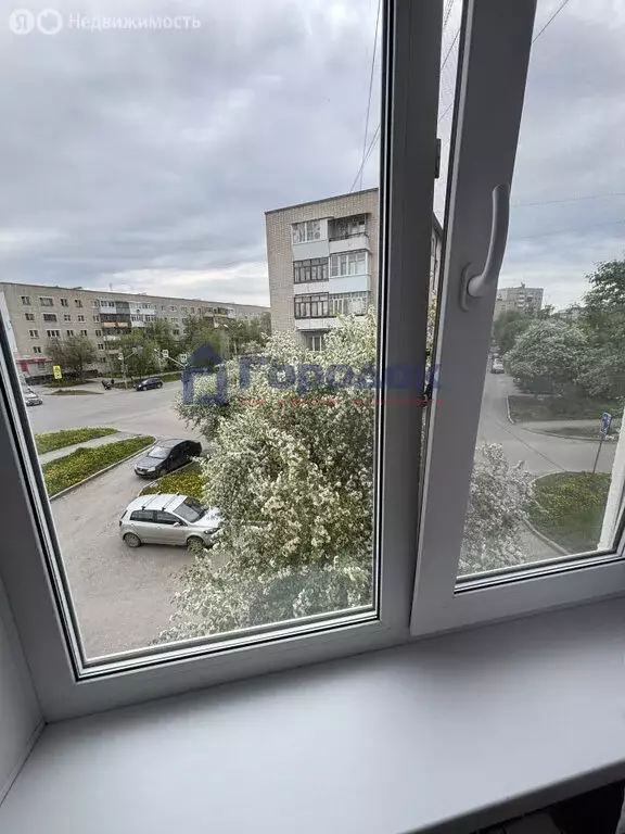 3-комнатная квартира: Каменск-Уральский, улица Кирова, 5 (49 м) - Фото 0