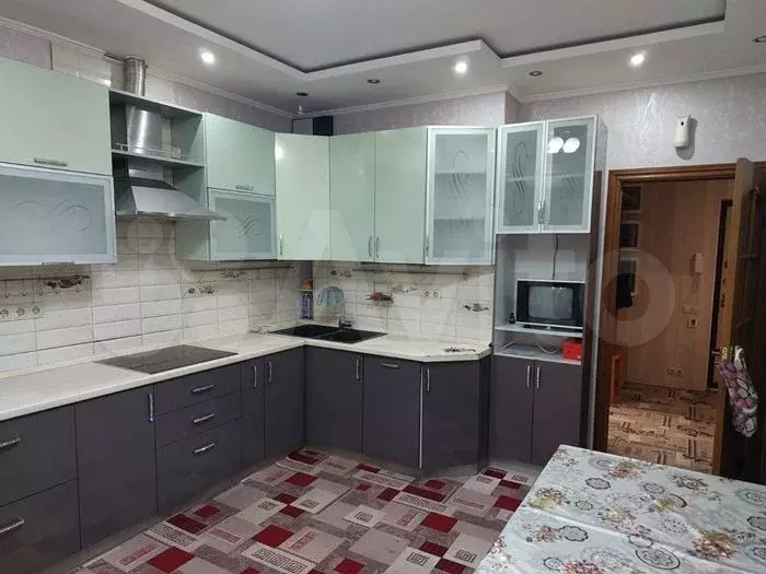 2-к. квартира, 68 м, 4/15 эт. - Фото 0