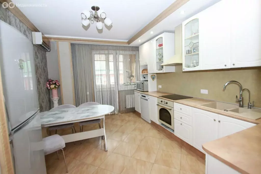 3-комнатная квартира: Краснодар, улица 1 Мая, 338 (86.9 м) - Фото 0