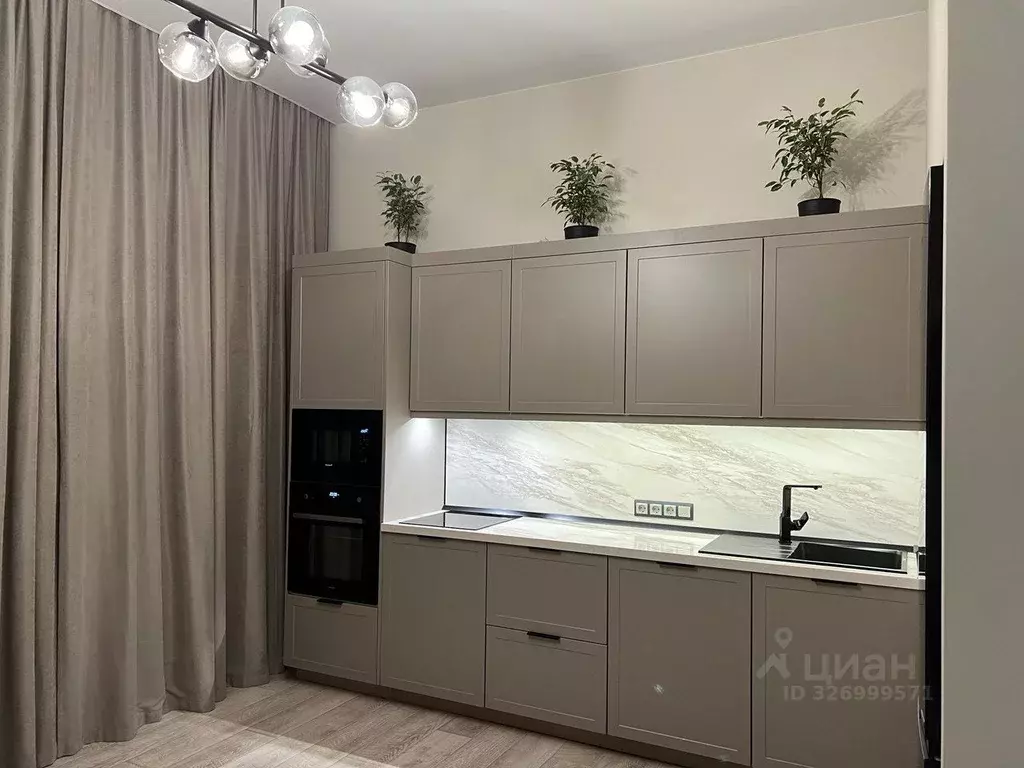 2-к кв. Свердловская область, Екатеринбург ул. Блюхера, 93 (67.1 м) - Фото 1