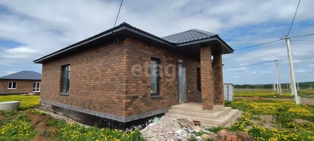 Дом в Башкортостан, Иглинский район, Акбердинский сельсовет, д. ... - Фото 1