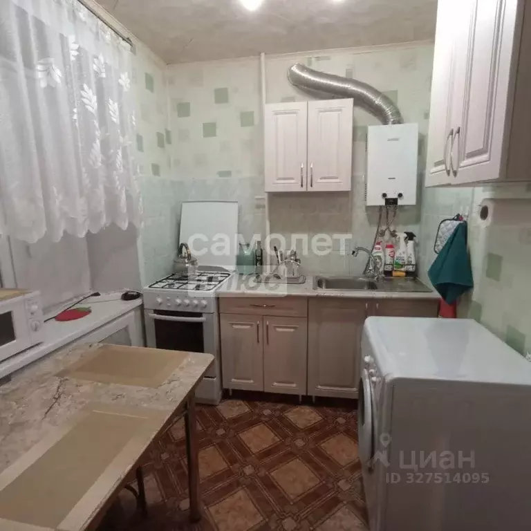 3-к кв. Пензенская область, Кузнецк ул. Молодой Гвардии, 125 (60.5 м) - Фото 1