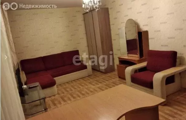 3-комнатная квартира: Пермь, улица Челюскинцев, 7 (68 м) - Фото 1