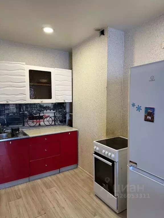 1-к кв. Омская область, Омск Светловская ул., 2 (49.0 м) - Фото 1