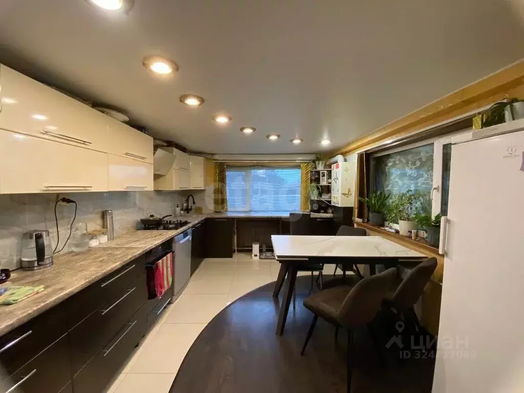 Дом в Костромская область, Галич Озерная ул., 11 (75 м) - Фото 1