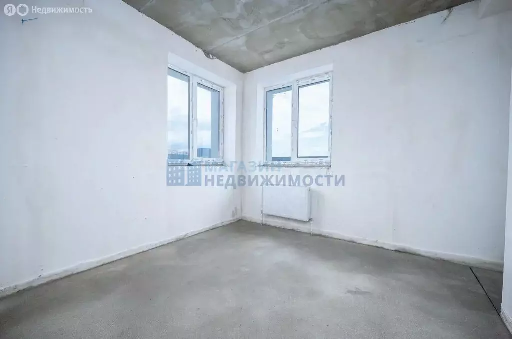 3-комнатная квартира: Алушта, улица Володарского, 9 (53.8 м) - Фото 0