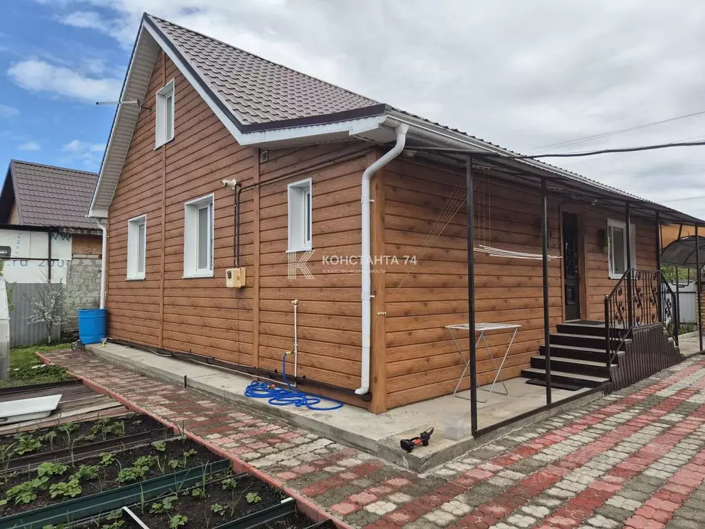 Дом в Челябинская область, Чебаркуль ул. Чкалова (127 м) - Фото 1