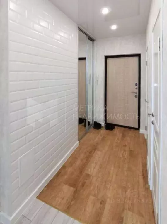 1-к кв. Тюменская область, Тюмень Интернациональная ул., 199к8 (33.8 ... - Фото 1