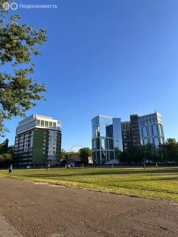 4-комнатная квартира: Ростов-на-Дону, Нахичевань, улица Каяни, 38 ... - Фото 0