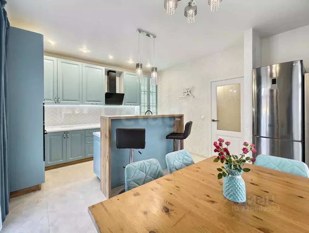 Дом в Тюменская область, Тюмень проезд Ялтинский (220 м) - Фото 1