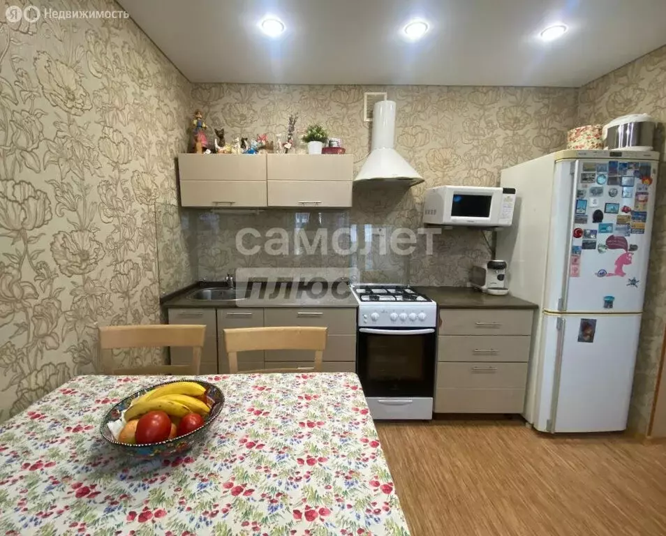 3-комнатная квартира: Сыктывкар, район Орбита, Покровский бульвар, 6 ... - Фото 0