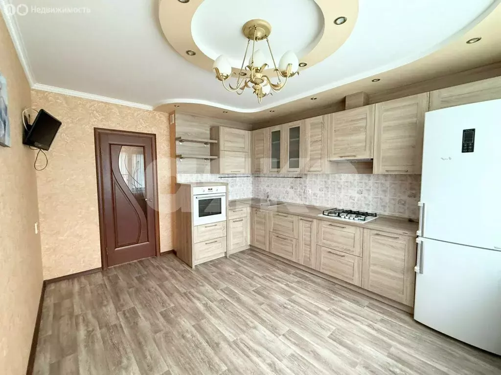 2-комнатная квартира: Нижнекамск, проспект Мира, 32 (66.1 м) - Фото 1