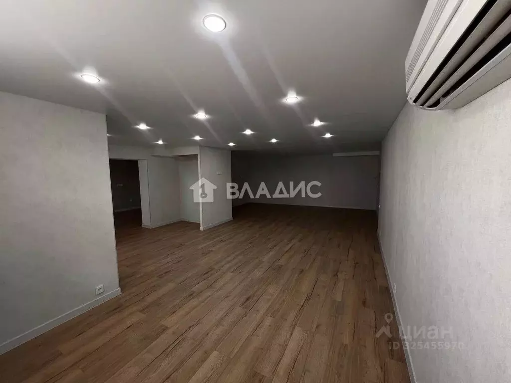 Свободной планировки кв. Волгоградская область, Волгоград ул. Маршала ... - Фото 1