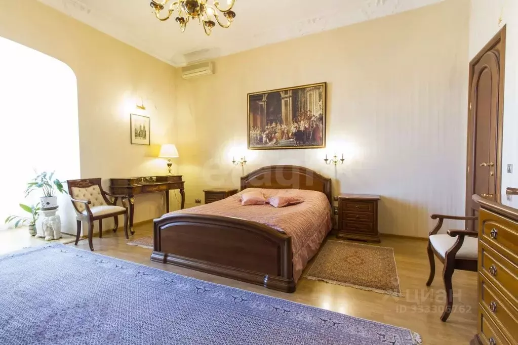 5-к кв. Красноярский край, Красноярск ул. Марковского, 33 (200.8 м) - Фото 1