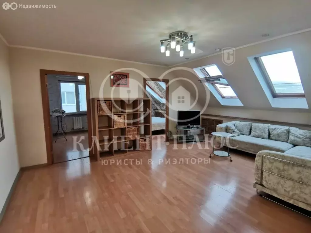 3-комнатная квартира: Южно-Сахалинск, проспект Мира, 47 (64.3 м) - Фото 0