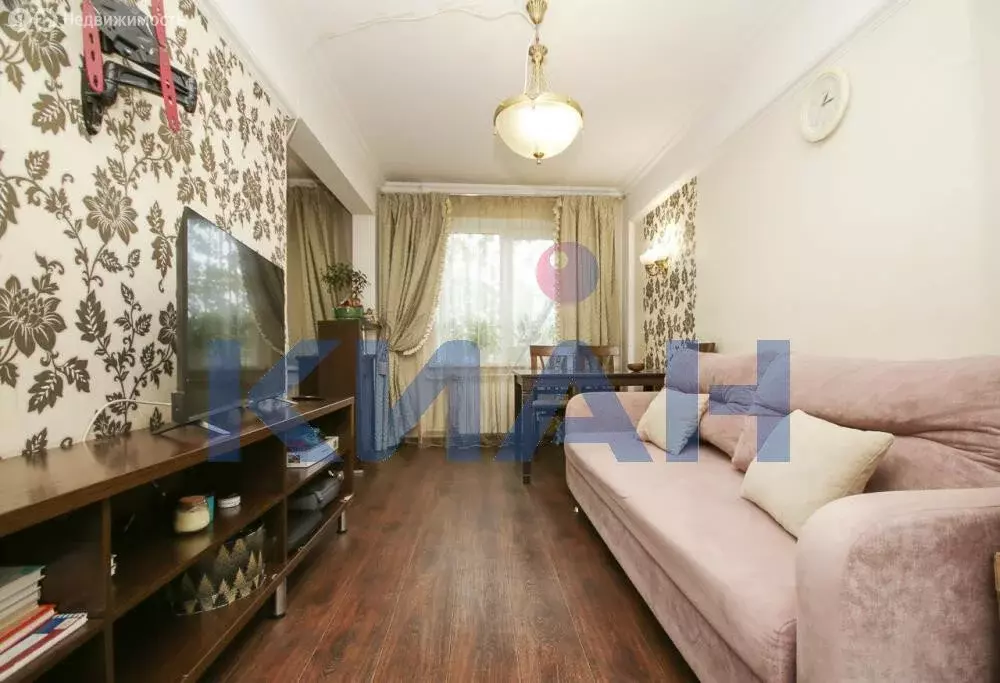 3-комнатная квартира: Красноярск, 2-я Хабаровская улица, 8А (58.3 м) - Фото 0