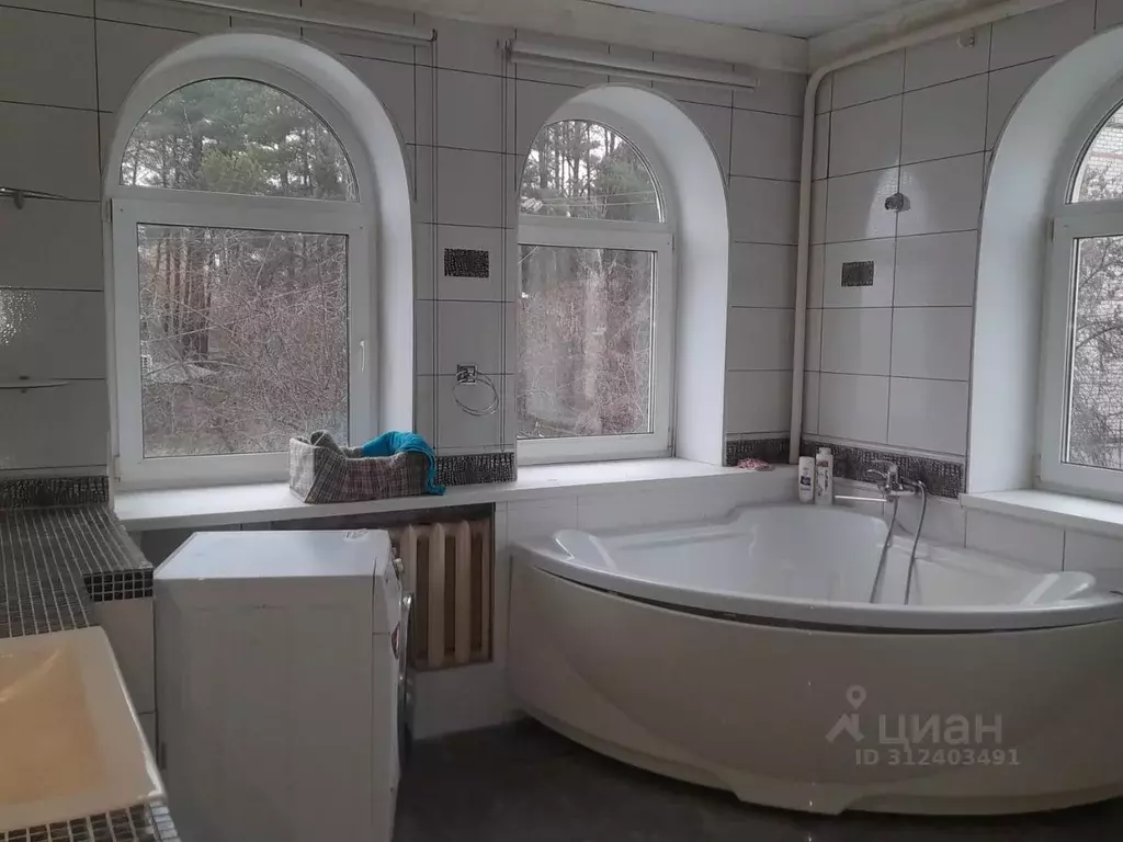 Дом в Брянская область, Брянск ул. Олега Кошевого (320 м) - Фото 1