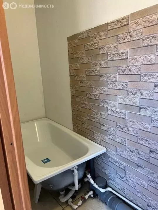 2-комнатная квартира: Томск, улица Бакунина, 11 (50 м) - Фото 0