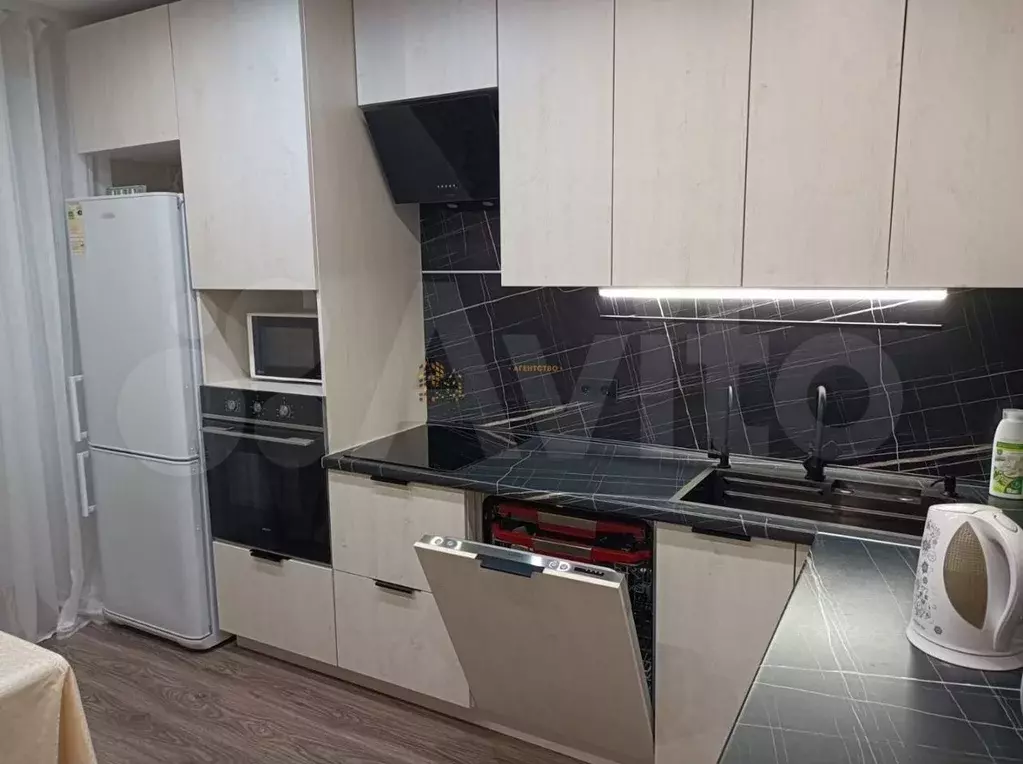 2-к. квартира, 58 м, 1/16 эт. - Фото 0