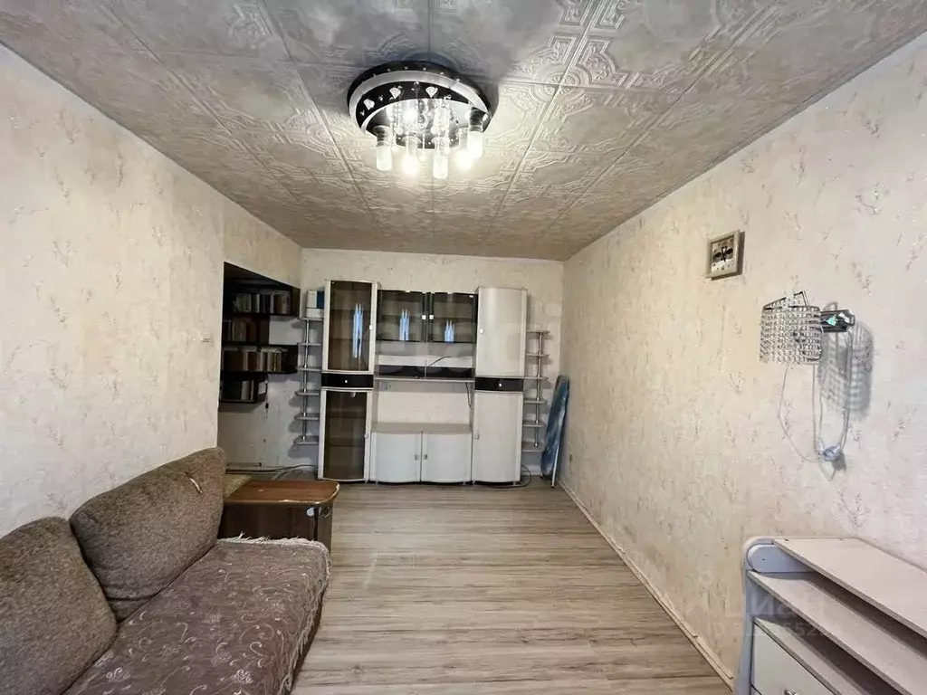 2-к кв. Ленинградская область, Кириши ул. Нефтехимиков, 3 (45.0 м) - Фото 0