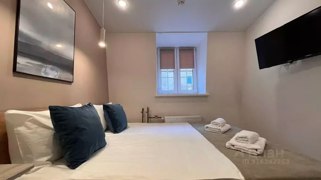 Комната Санкт-Петербург Английский просп., 30 (13.0 м) - Фото 0