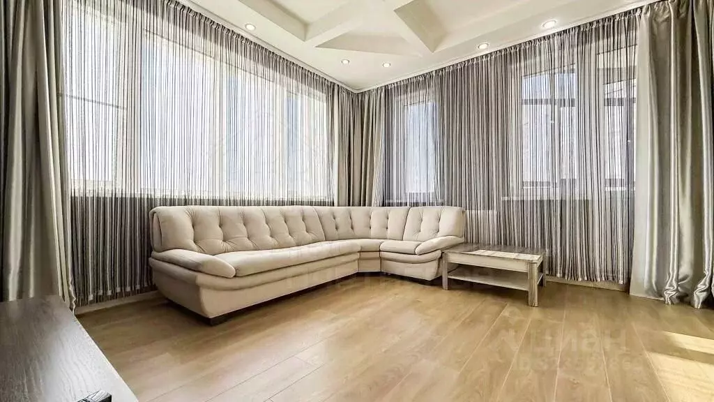 2-к кв. Иркутская область, Иркутск ул. Декабрьских Событий, 31 (67.0 ... - Фото 2