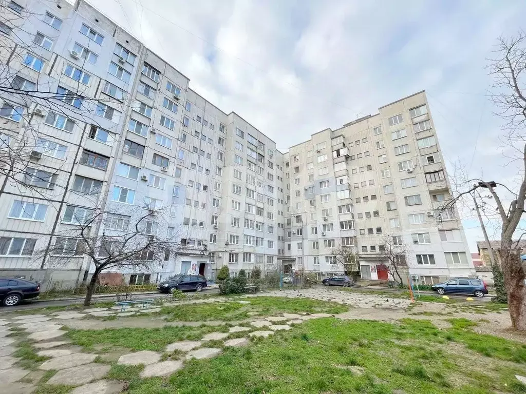 3-к кв. Крым, Симферополь ул. 60 лет Октября, 13/64 (69.5 м) - Фото 1