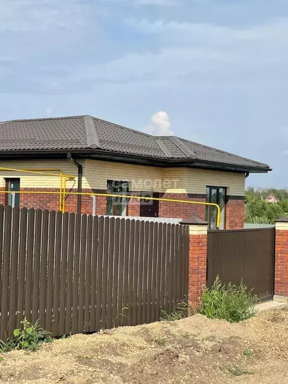 Дом в Краснодарский край, Динской район, с. Красносельское, Молодежный ... - Фото 1