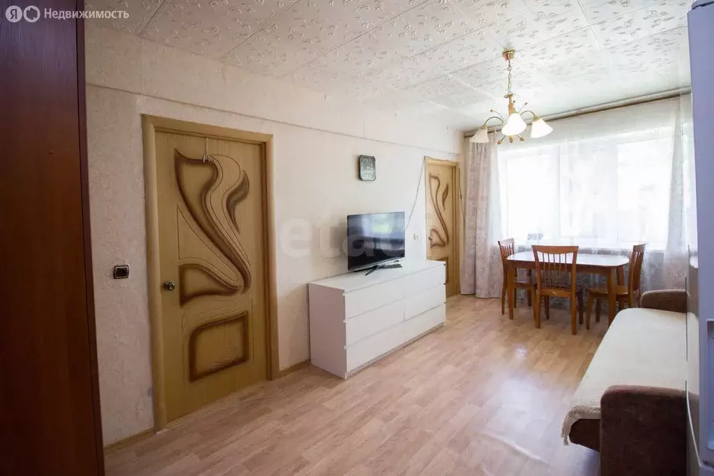 3-комнатная квартира: Калуга, улица Дружбы, 11 (49 м) - Фото 0