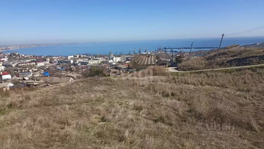 Участок в Крым, Феодосия ул. Октябрьская (56.8 сот.) - Фото 1