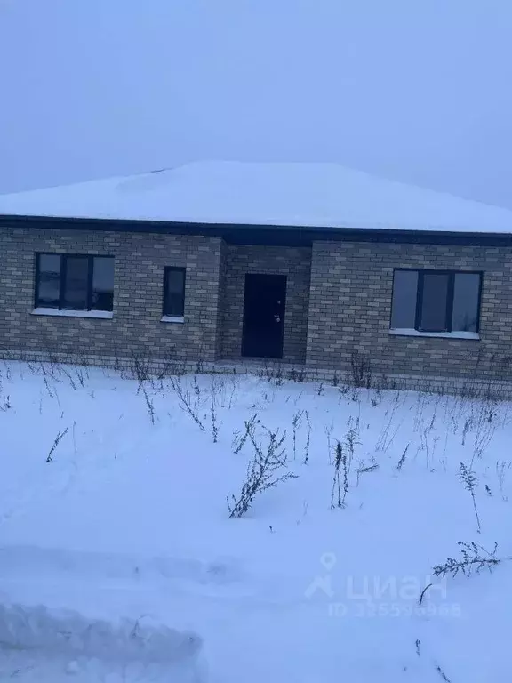 Дом в Брянская область, Брянский район, Отрадненское с/пос, с. ... - Фото 1