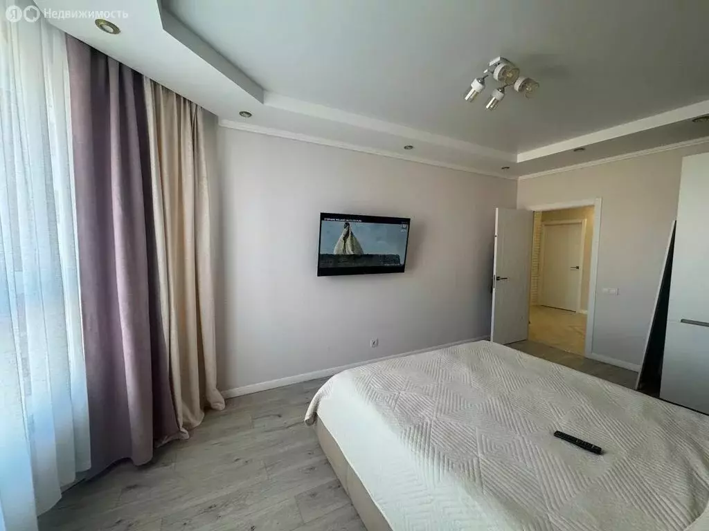 3-комнатная квартира: Оренбург, Салмышская улица, 43/5 (84.3 м) - Фото 1