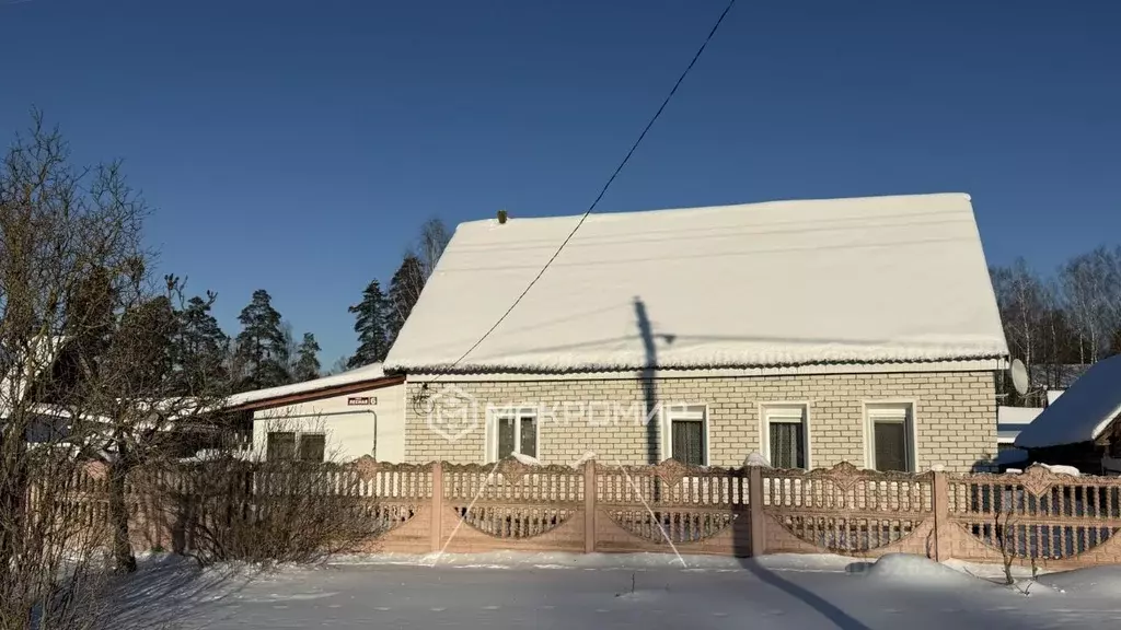 Дом в Брянская область, Брянский район, Журиничское с/пос, с. Малое ... - Фото 1