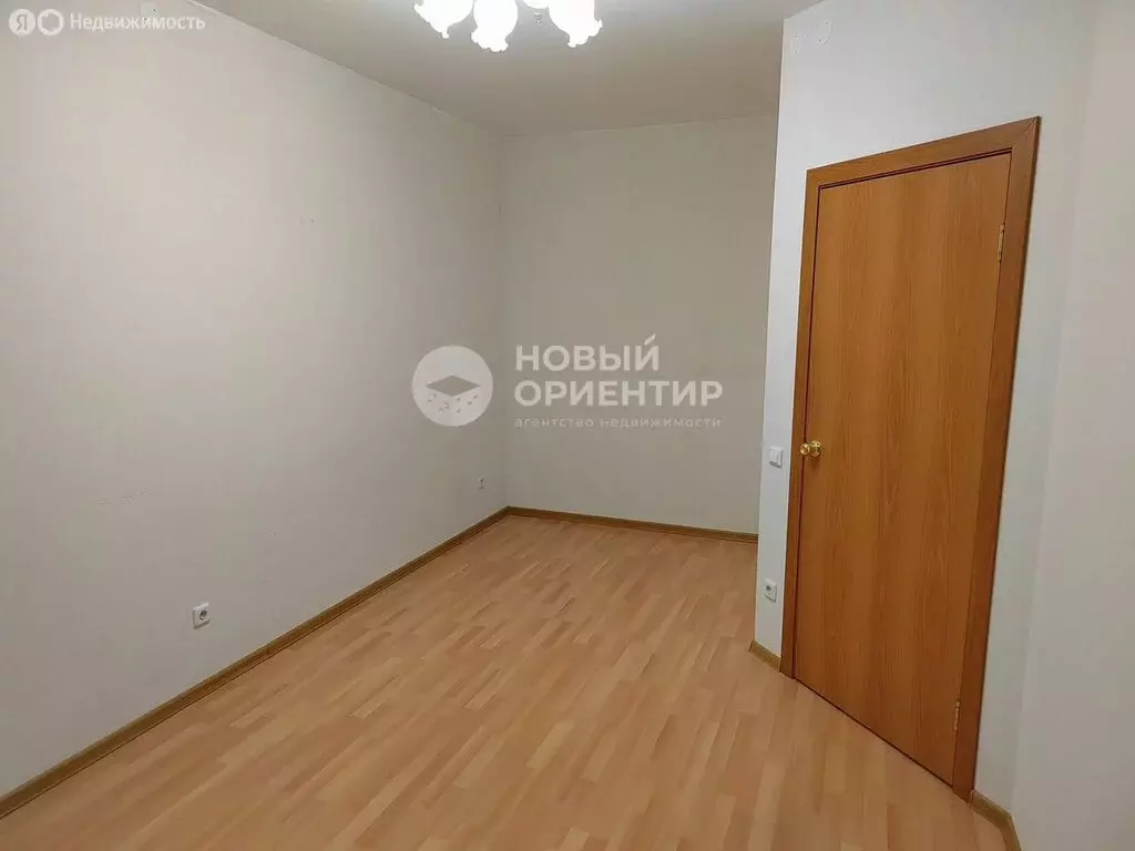1-комнатная квартира: Екатеринбург, улица Степана Разина, 107Ак2 (33.6 ... - Фото 1