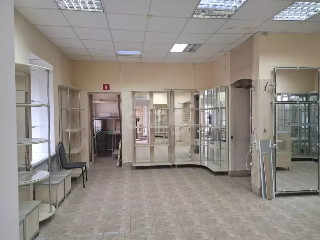 Торговая площадь в Калужская область, Калуга ул. Суворова, 119 (66 м) - Фото 1