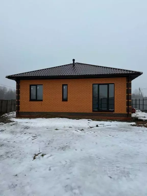 Дом в Саратовская область, Энгельсский район, Красноярское ... - Фото 1