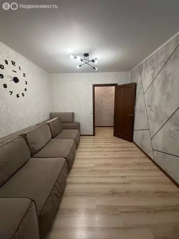 3-комнатная квартира: Братск, улица Рябикова, 10 (55.3 м) - Фото 1