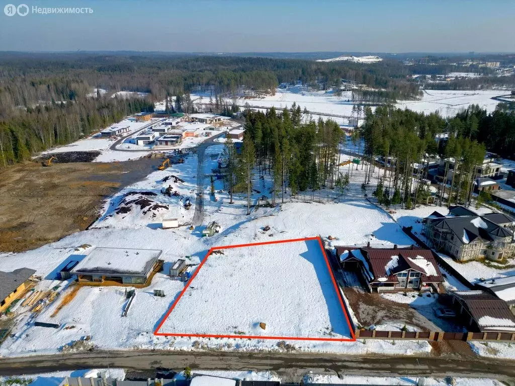 Участок в деревня Мистолово, Еловый проезд (18.6 м) - Фото 1