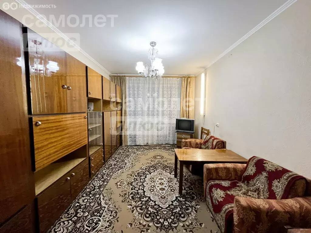 3-комнатная квартира: Новочебоксарск, улица 10-й Пятилетки, 14 (65 м) - Фото 0