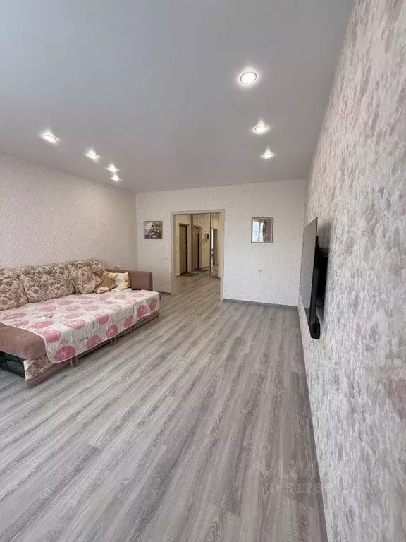 3-к кв. Омская область, Омск ул. Ватутина, 14 (96.9 м) - Фото 0