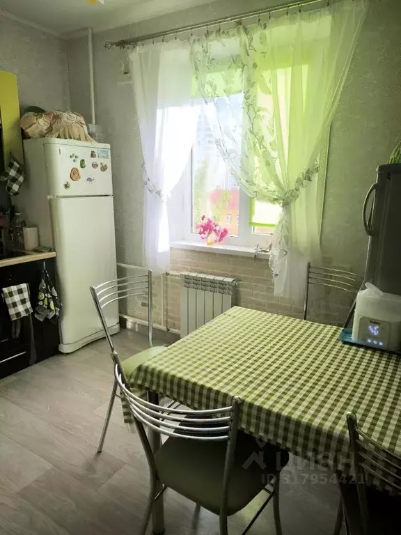 3-к кв. Курская область, Курск просп. Вячеслава Клыкова, 37 (79.1 м) - Фото 1