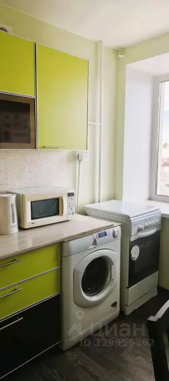 2-к кв. Омская область, Омск ул. Масленникова, 64 (50.0 м) - Фото 1